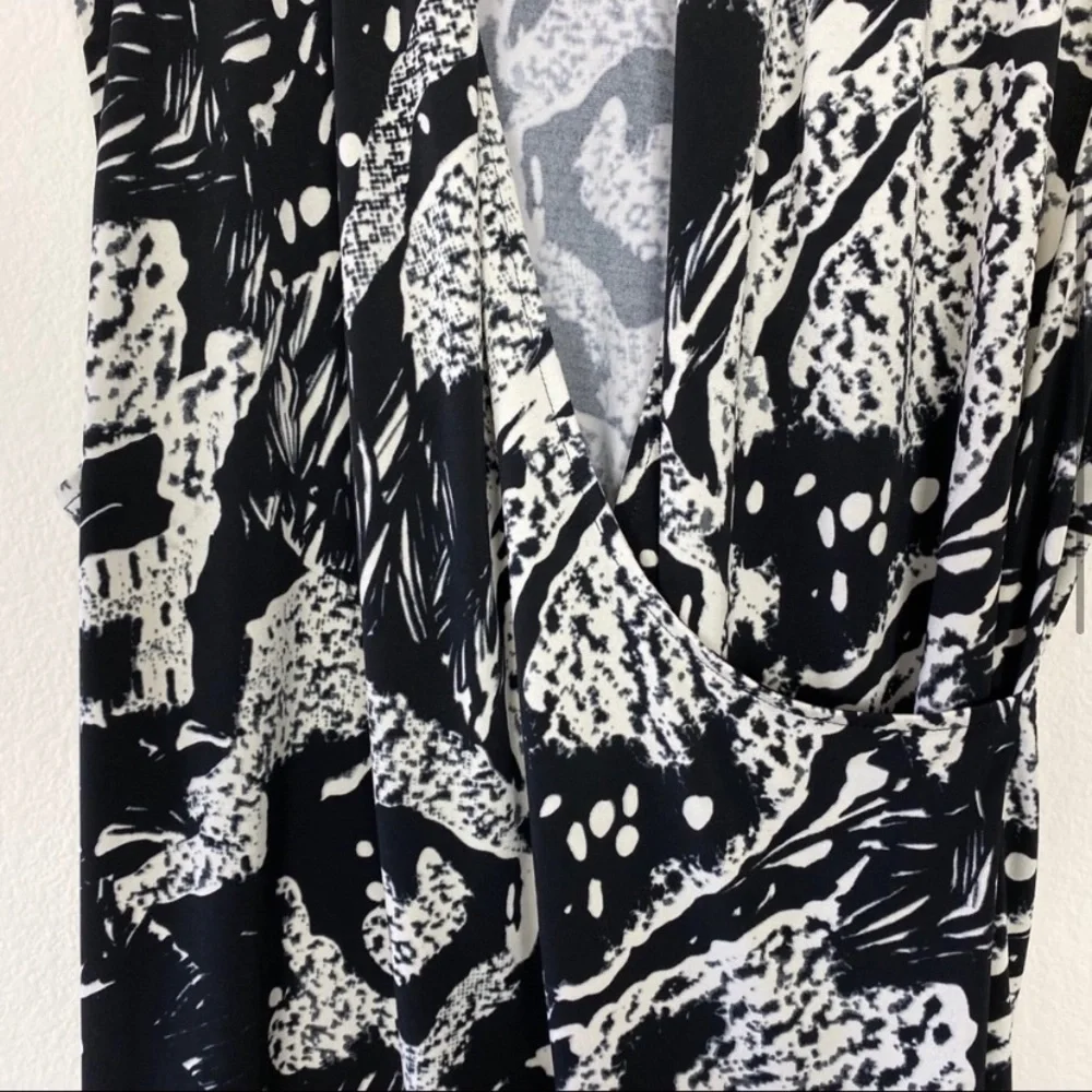 Chico’s Faux Wrap Top Black Size 2 ( Large ) - Picture 4 of 7